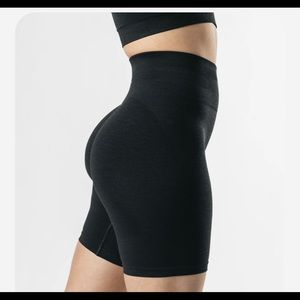 Don’t not wear and don’t flatter me